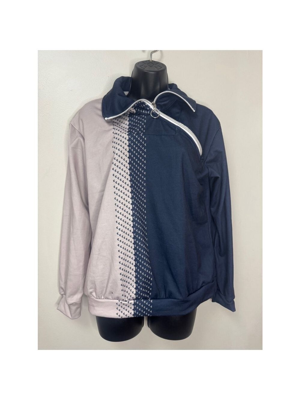 NEW Women's AceGolfs Pullover Size S Navy and Gray